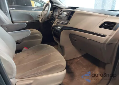 2013 Toyota Sienna L V6 7 Passenger z USA, uszkodzony, nr VIN 5TDZK3DCXDS365540